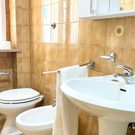 N298 - Numana, Trilocale Con Giardino Vicino Al Centro