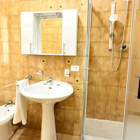 N298 - Numana, Trilocale Con Giardino Vicino Al Centro Appartement